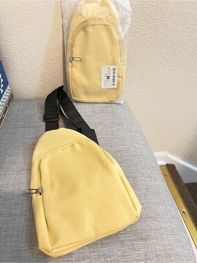 Source Unknown Yellow Sling Bag with Black Strap